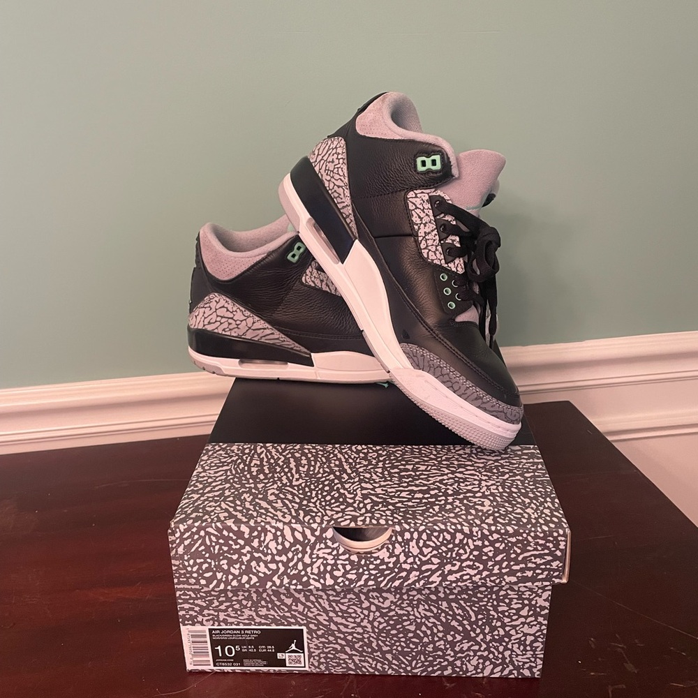 Nike Air Jordan 3 Retro 'Green Glow’ Black Wolf Grey CT8532-031 Men's Size 10.5